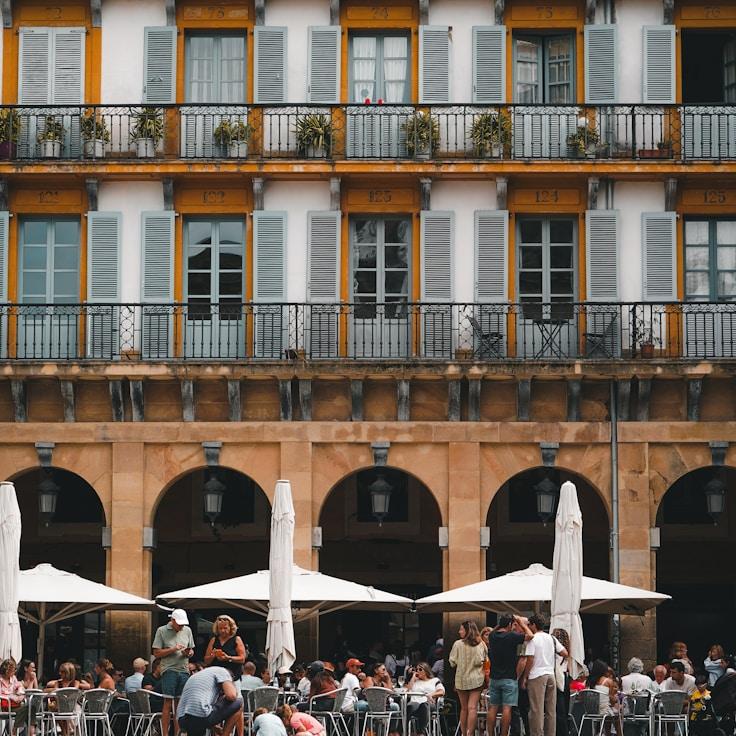 Outdoor terrace seating suitable for families in Madrid